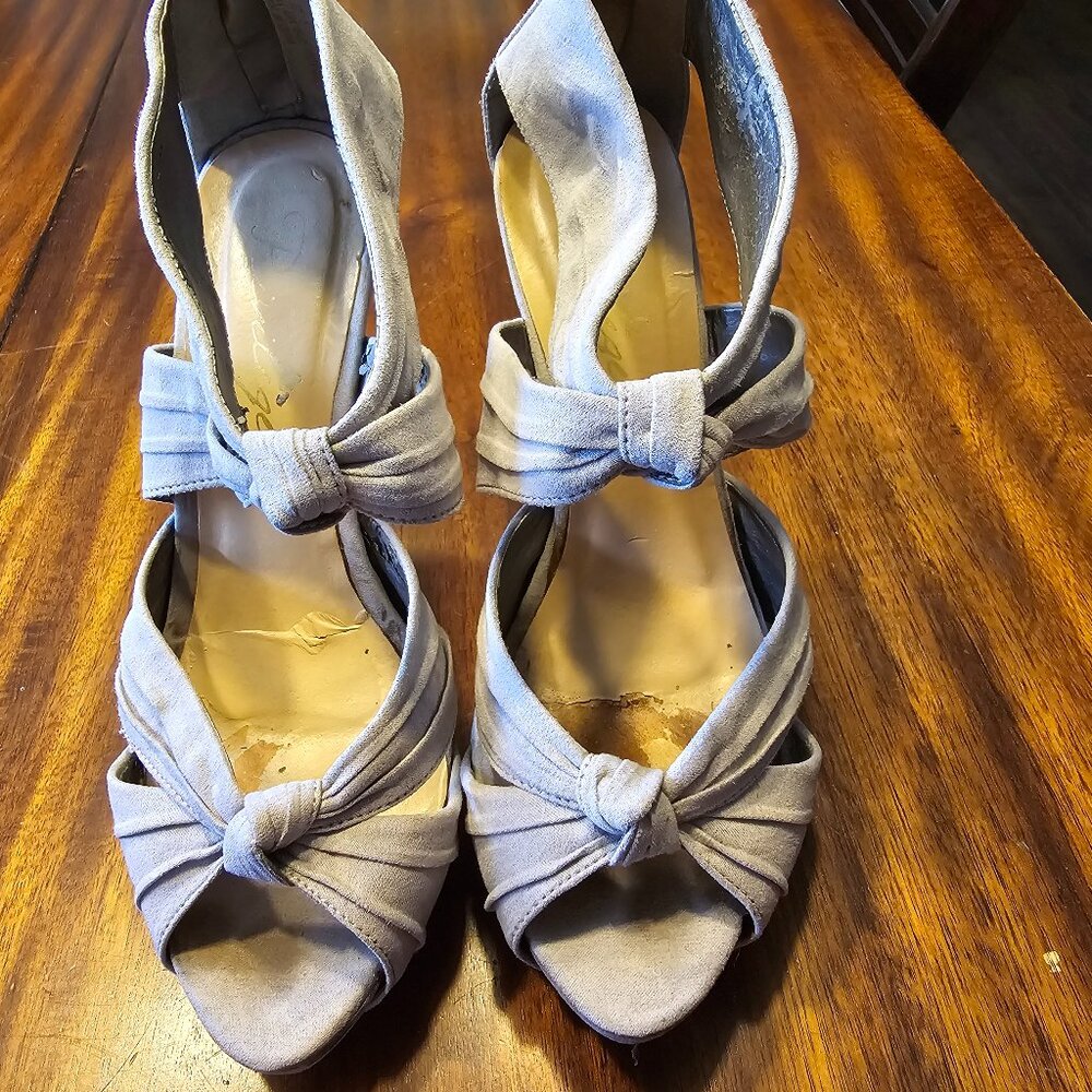 Just Fab grey suede heels
